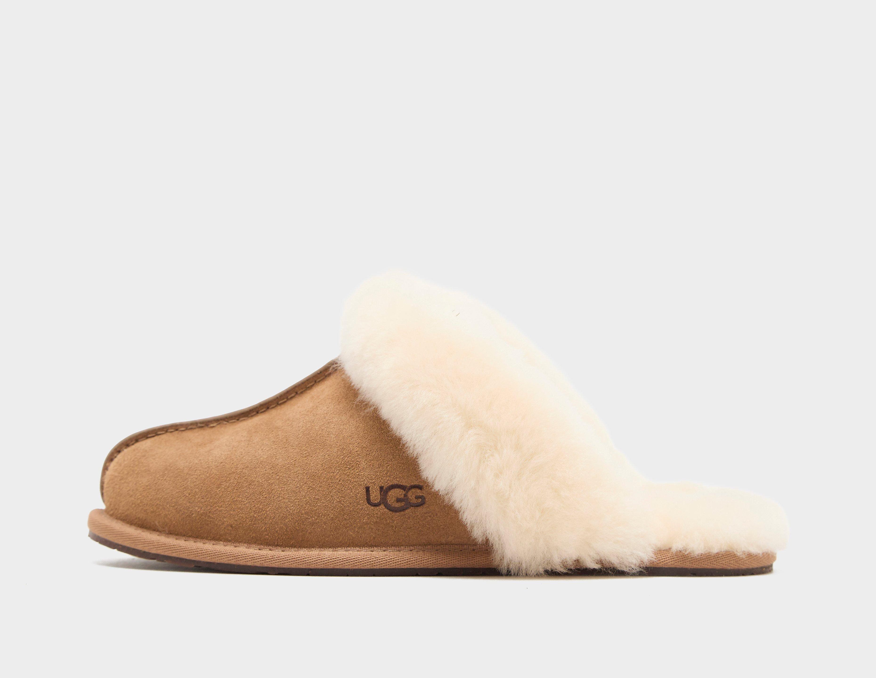 UGG Classic Scuffette II Slippers Women's, marron, vue de côté