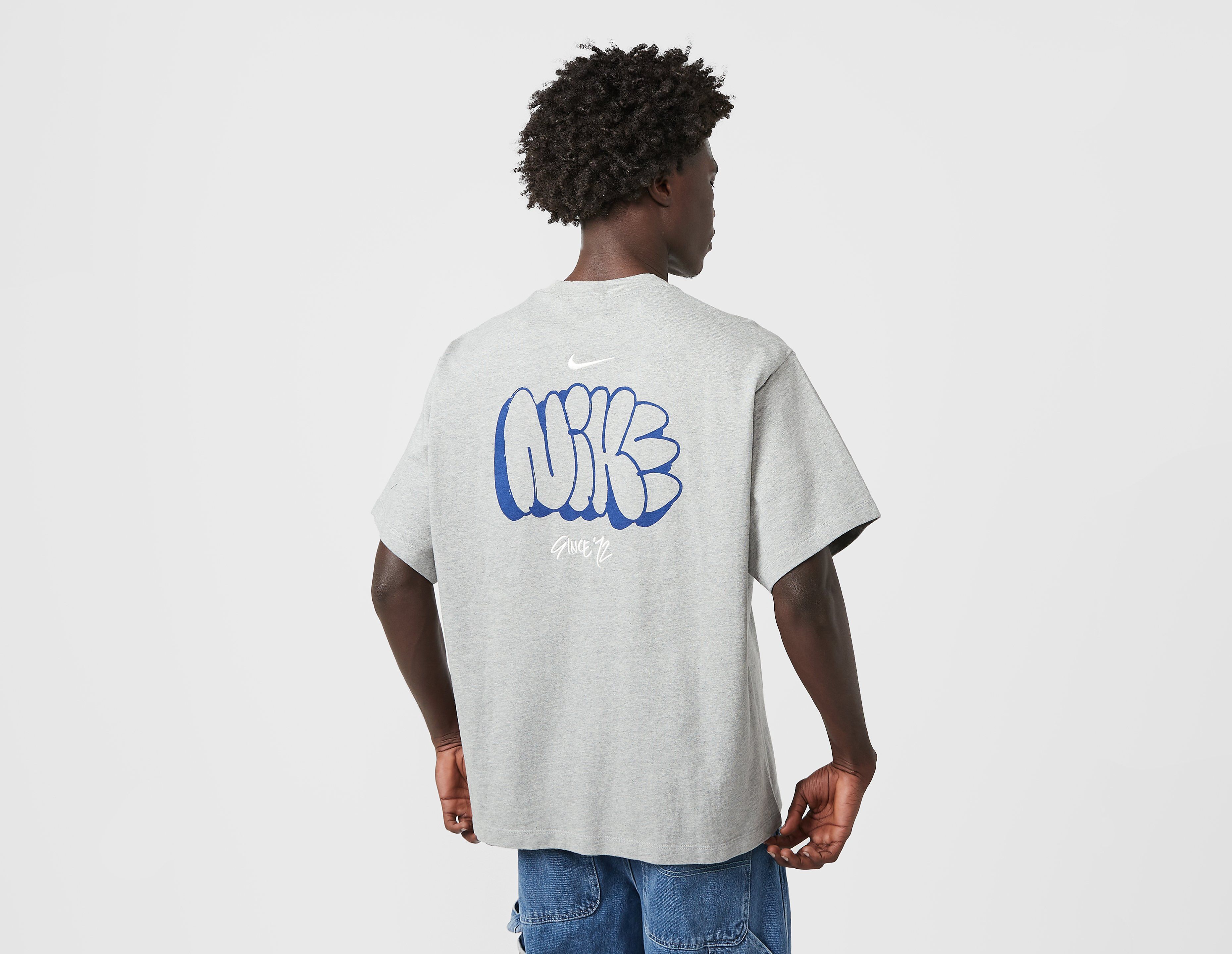 Nike camiseta Solo Swoosh Graffiti, Grey
