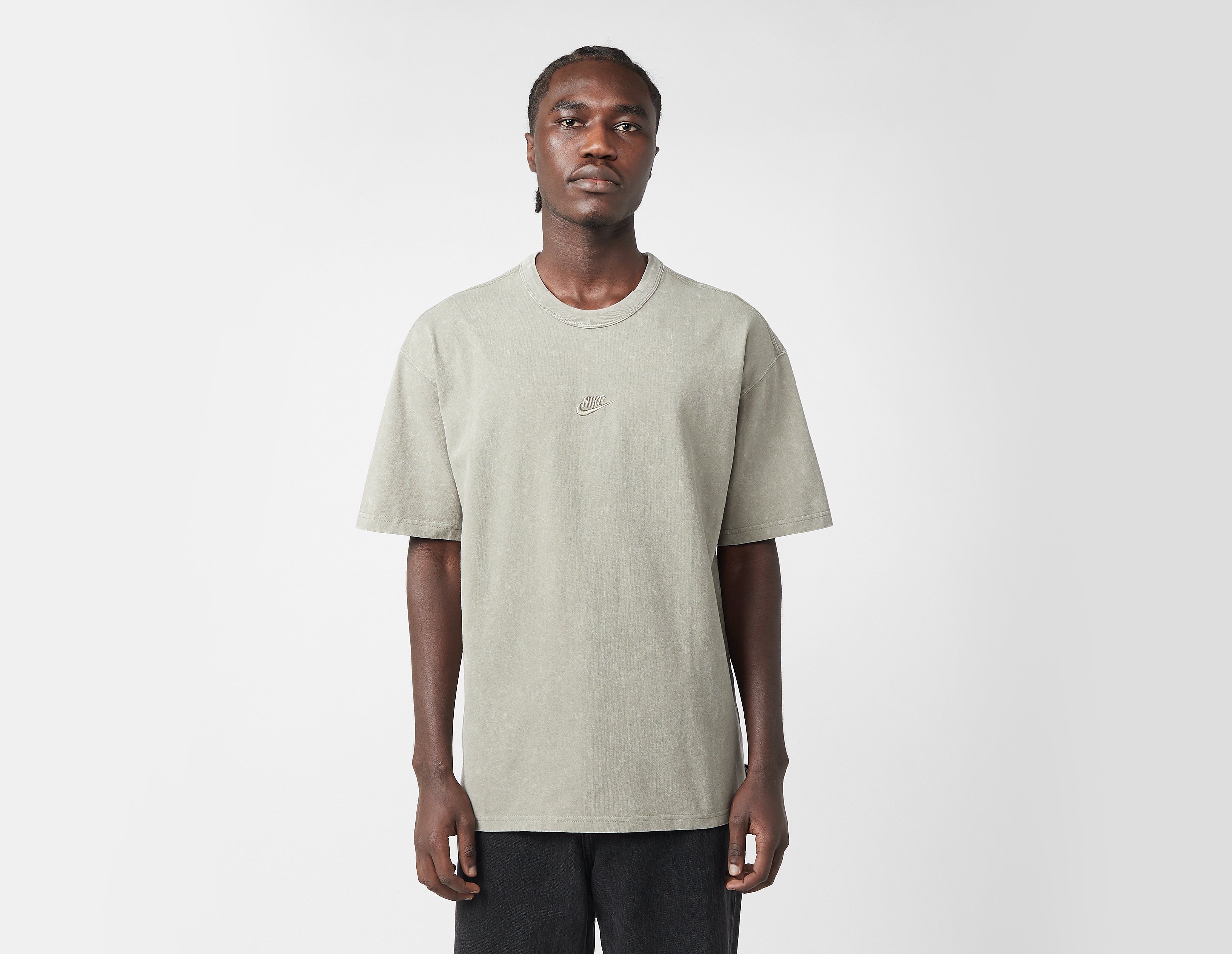 Nike NRG Premium Essentials T-Shirt, Green