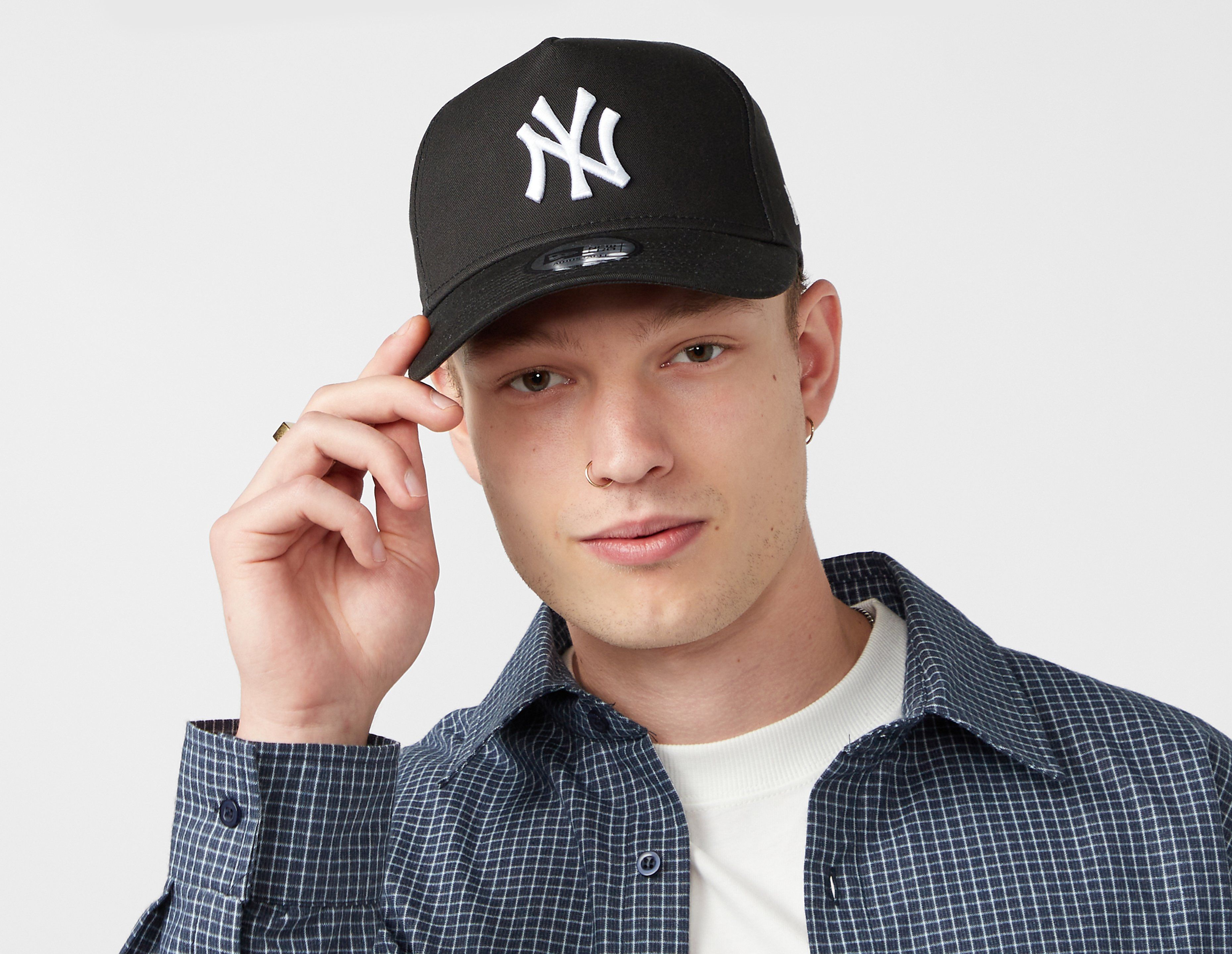 New Era New York Yankees MLB Essential 9FORTY E-Frame Cap