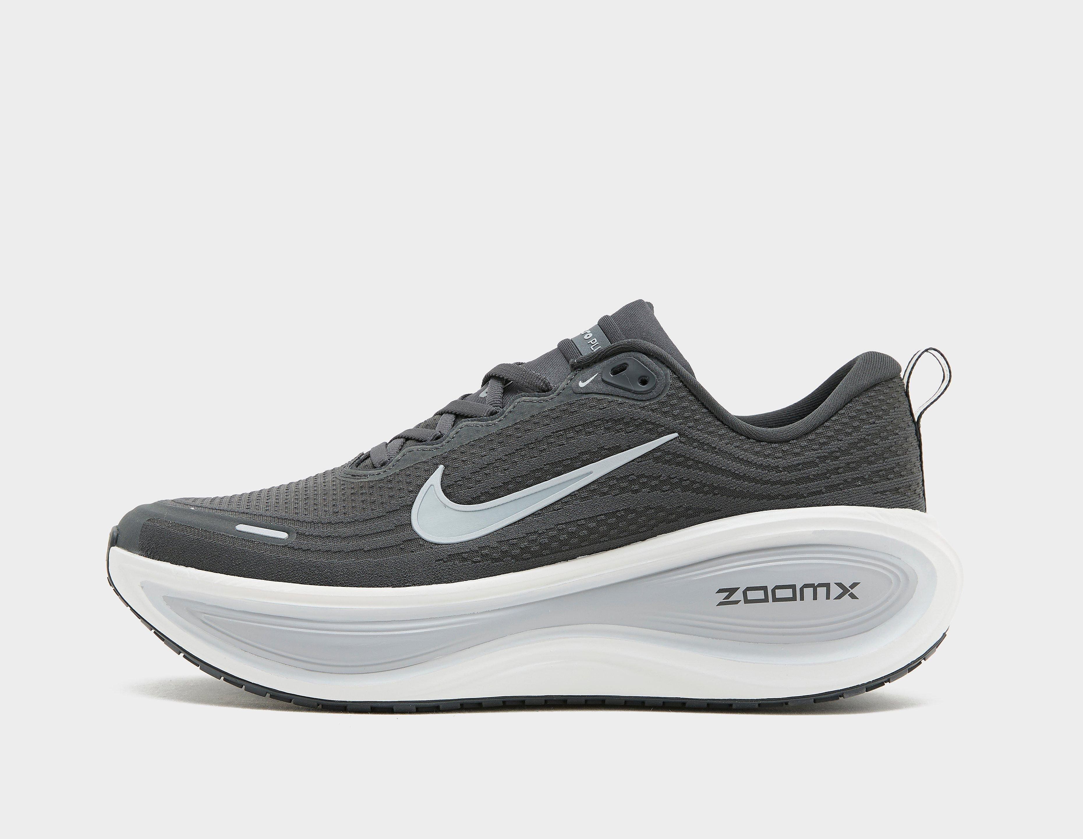 Nike Vomero Plus, gris