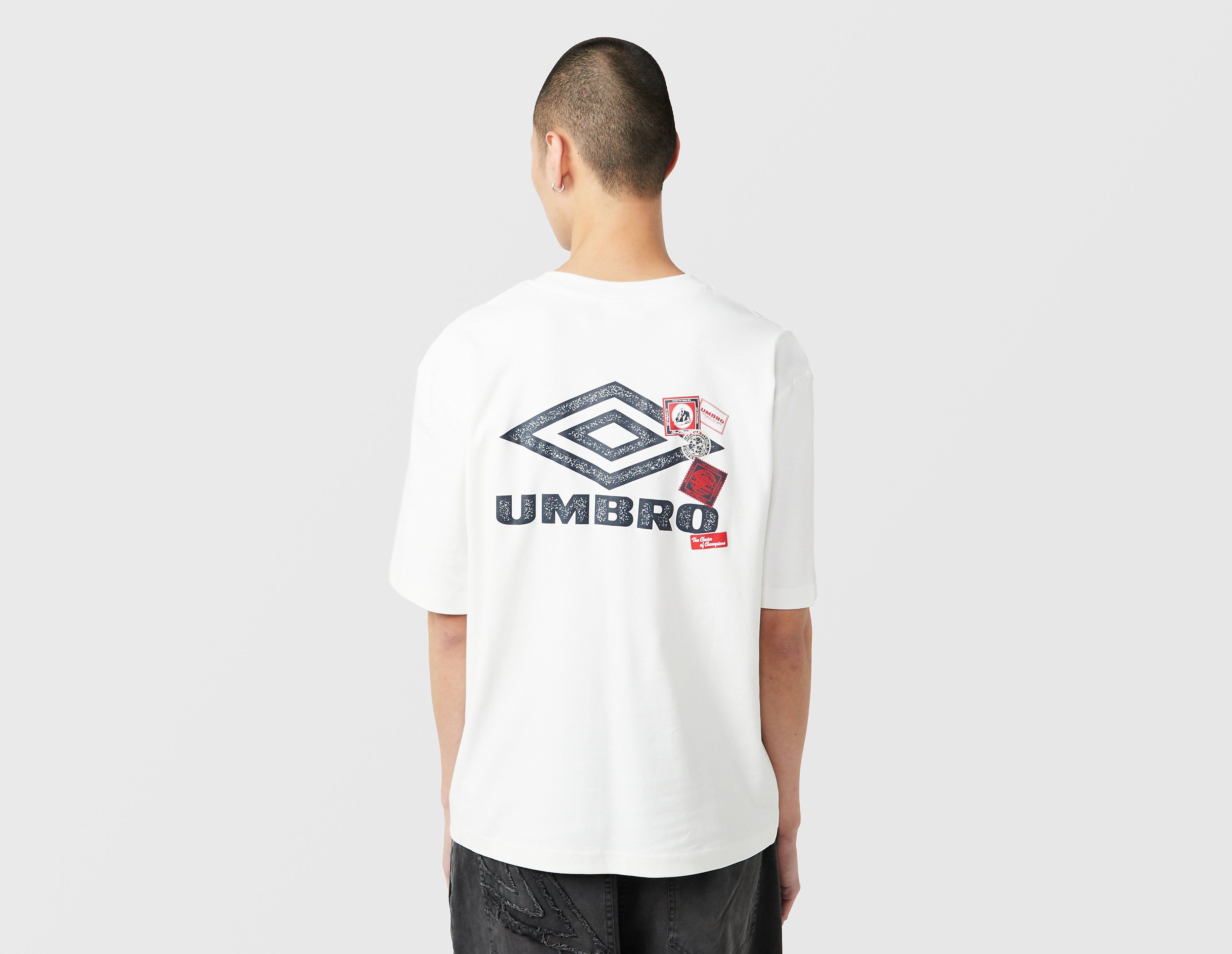 Umbro Sports Culture Stamps Graphic T-Shirt, blanco