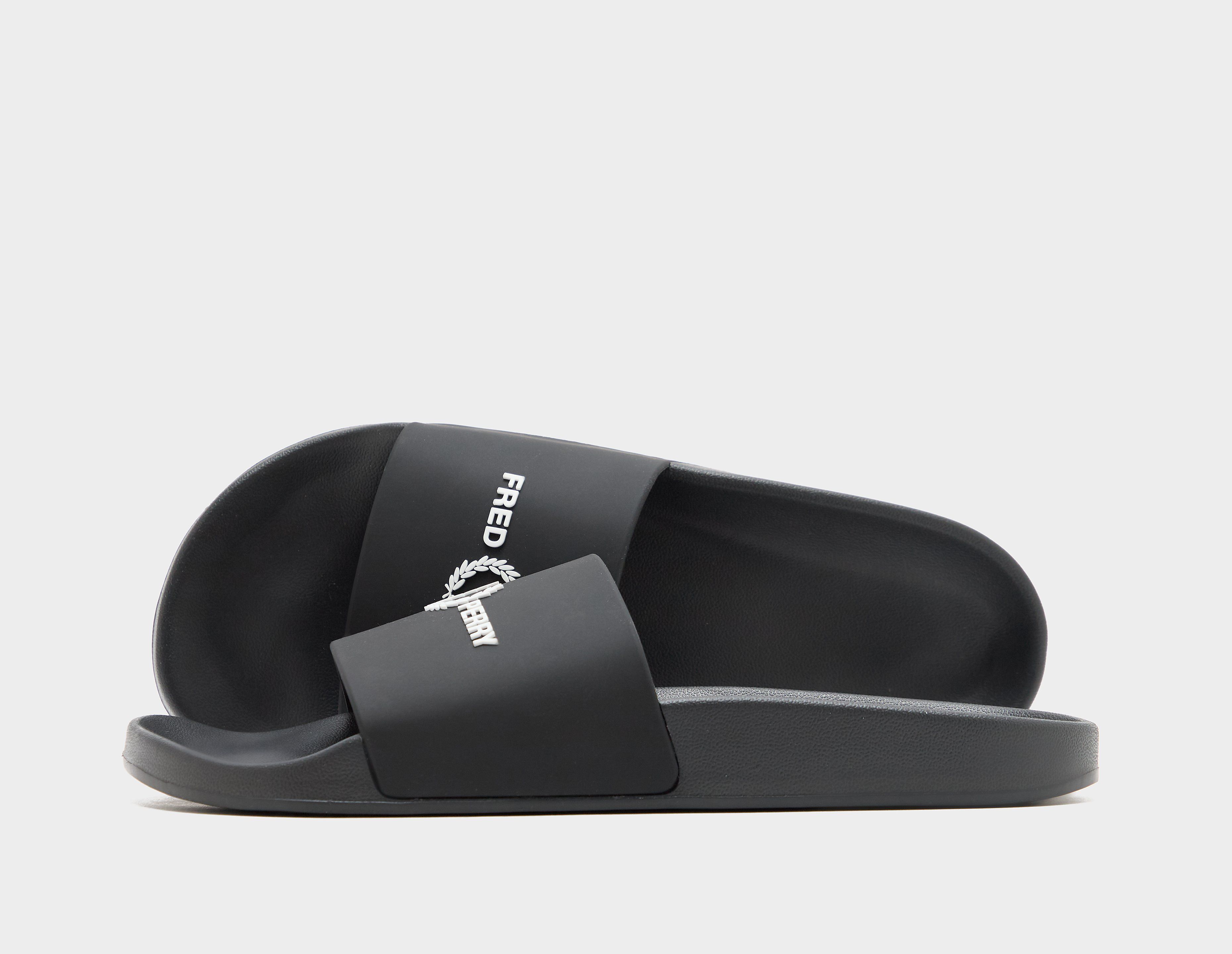 Fred Perry Branded Slides, negro