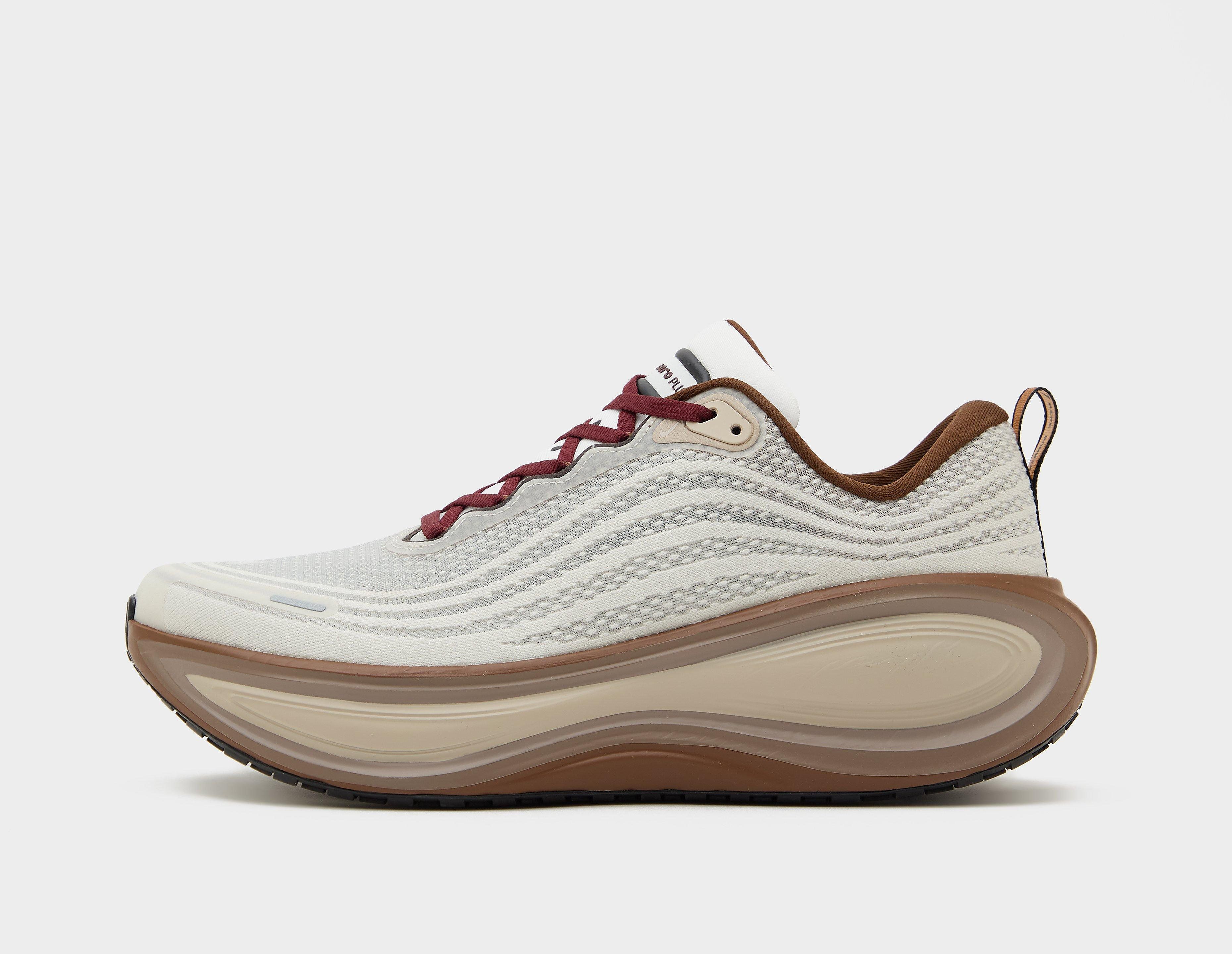 Nike+Vomero+Plus,+beige