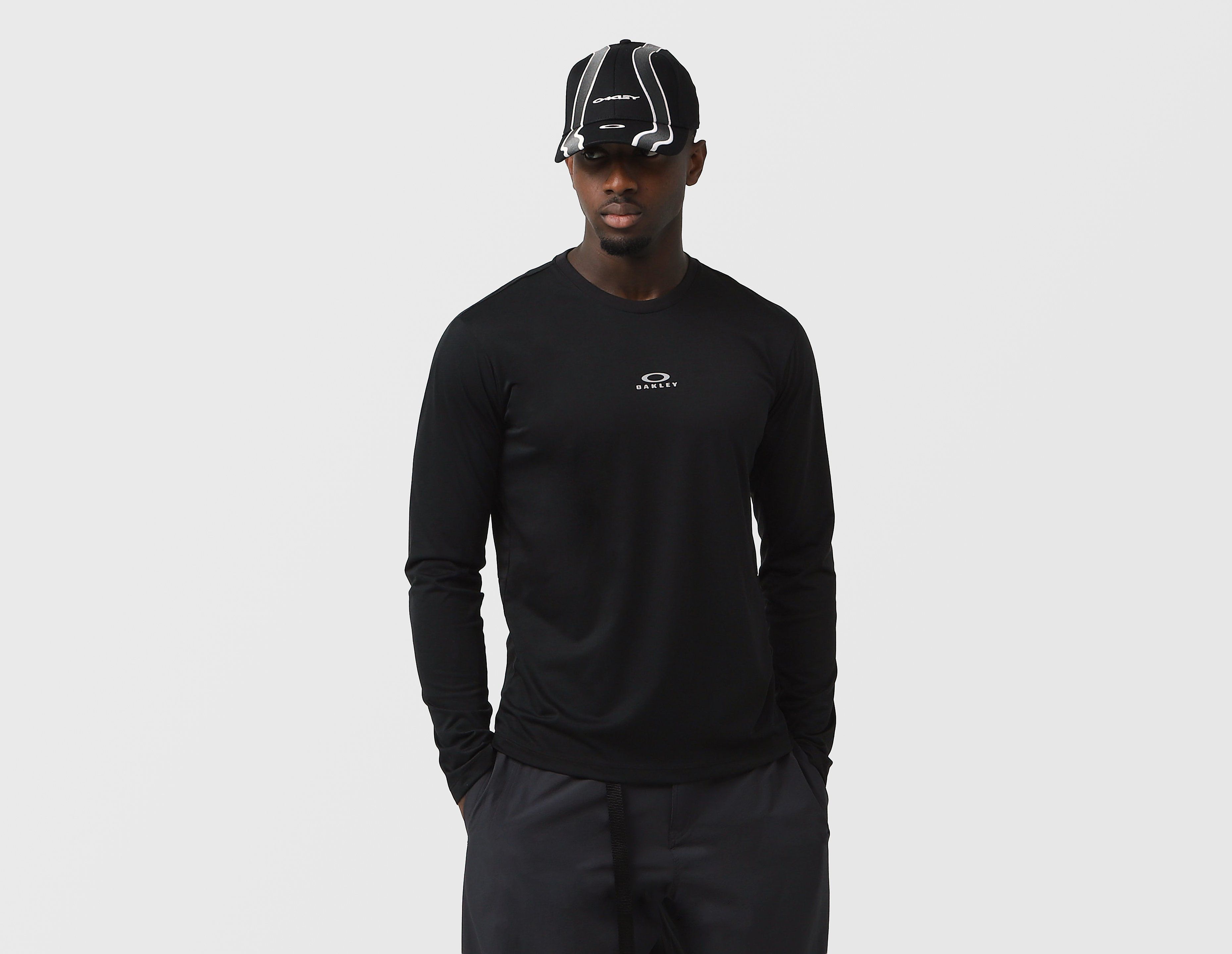 Oakley Edge Force Long Sleeve T-Shirt, zwart
