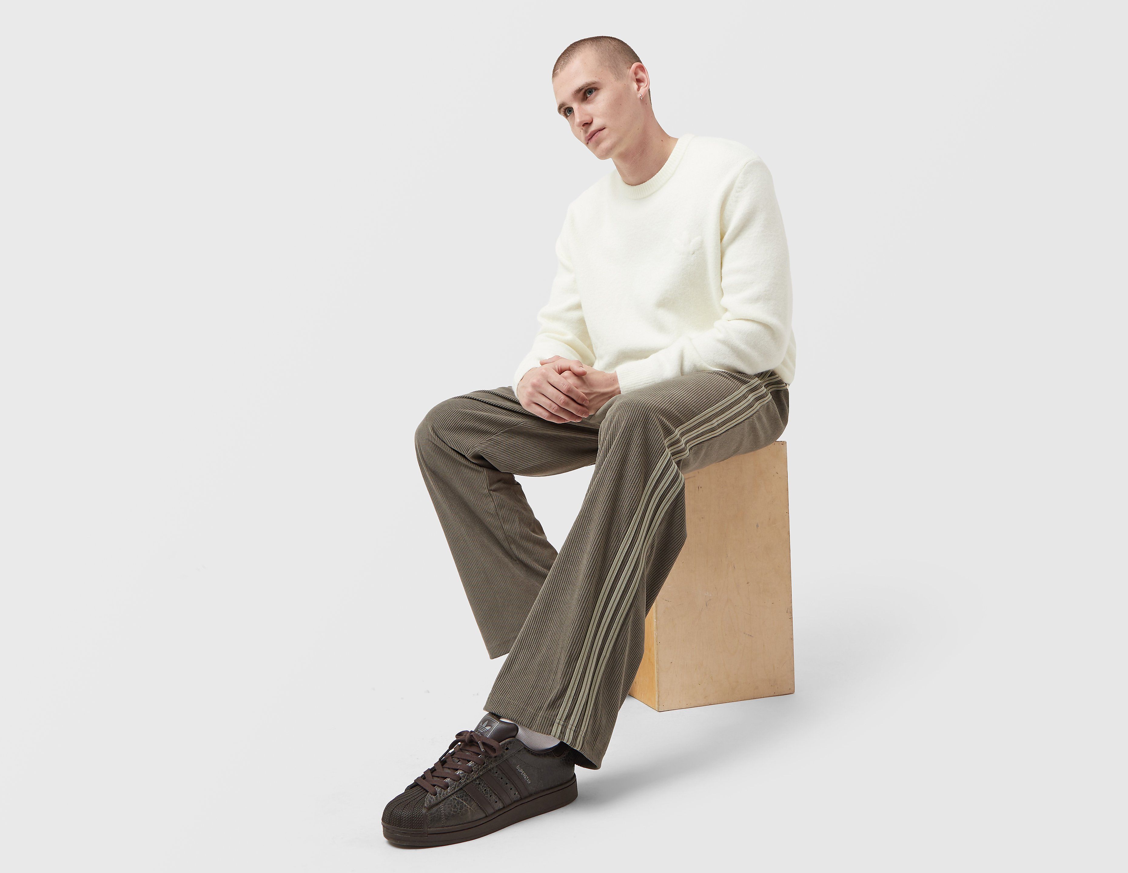Adidas Originals Uomo Marrone Pantaloni Della Tuta Firebird In Velluto A Coste Kaki Scuro - Immagine 4