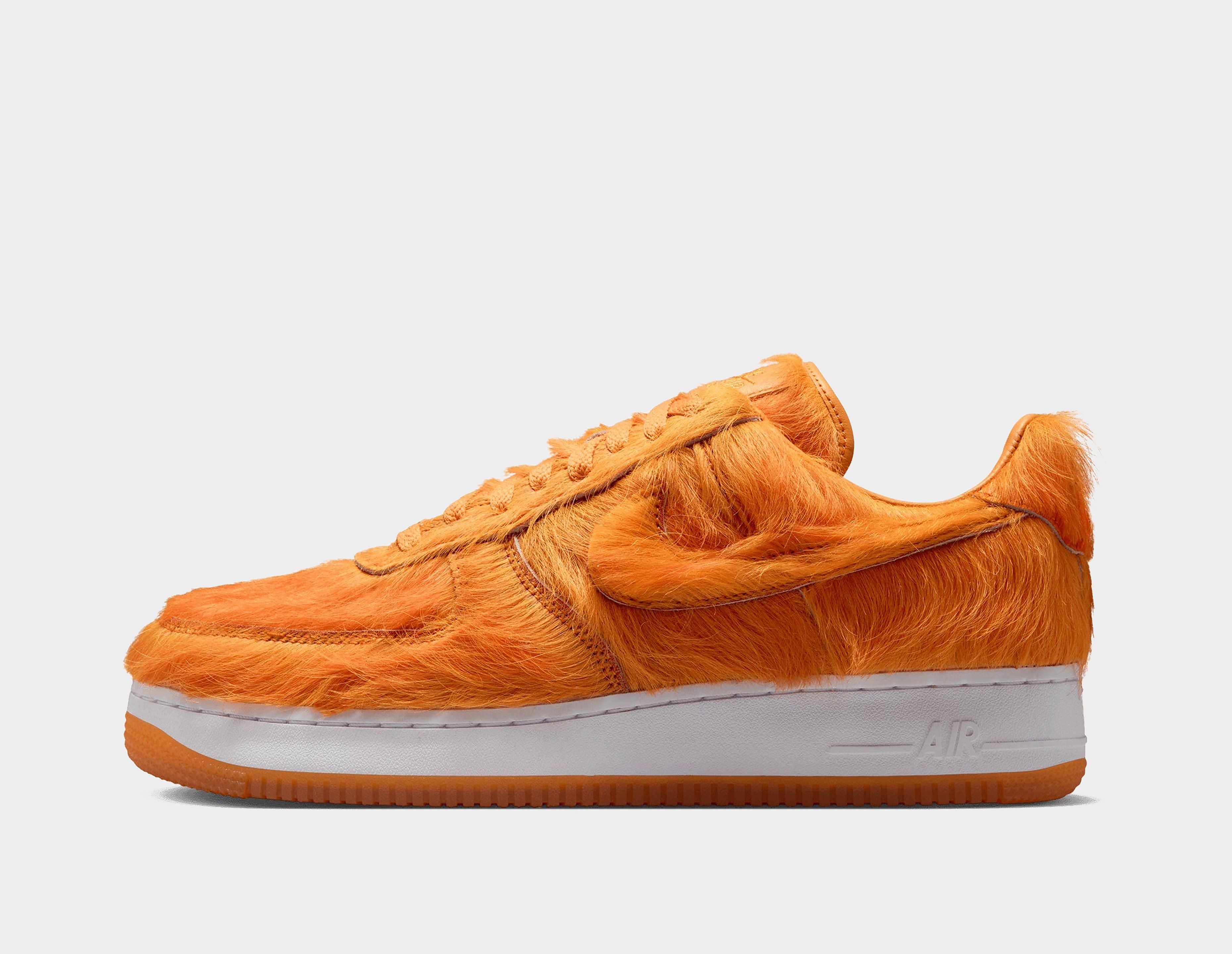Nike Air Force 1 Low Fur, orange, vue de côté
