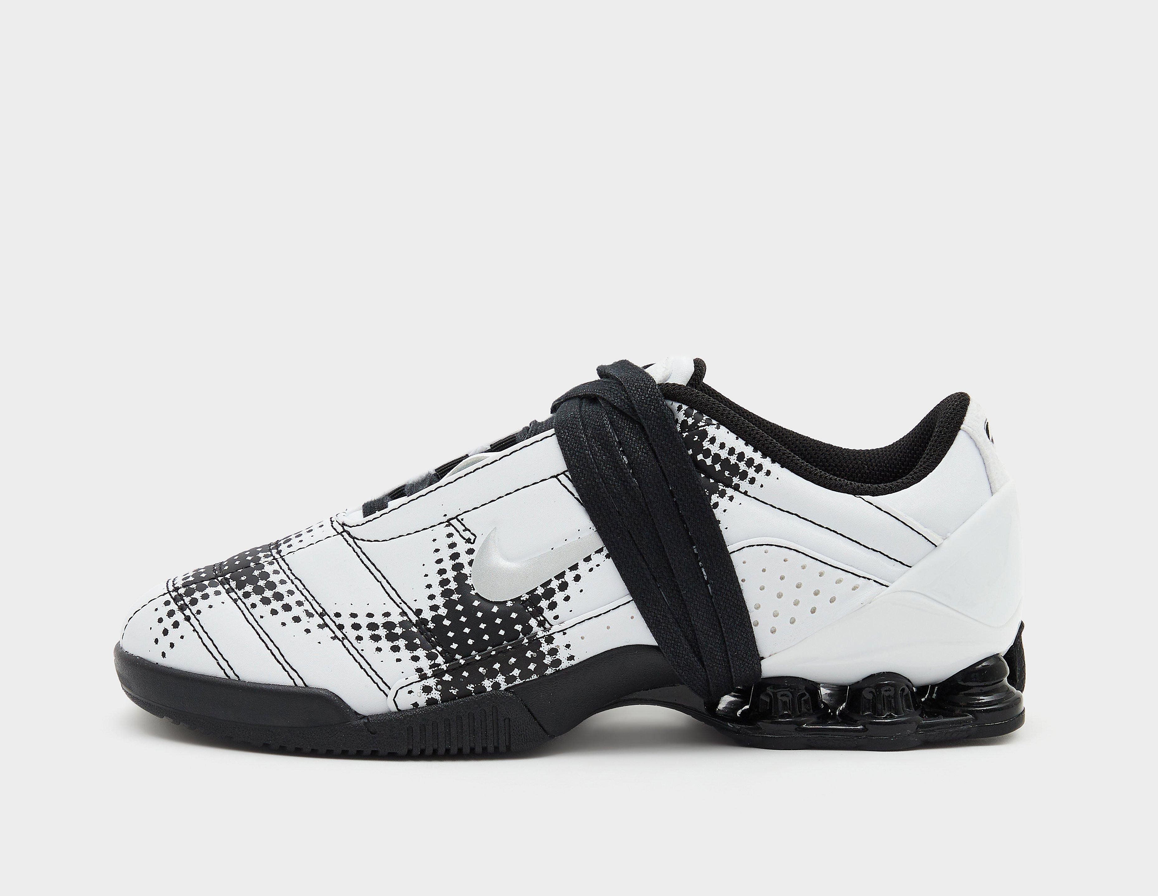 Nike Total90 Shox Magia Femme, blanc, vue de côté