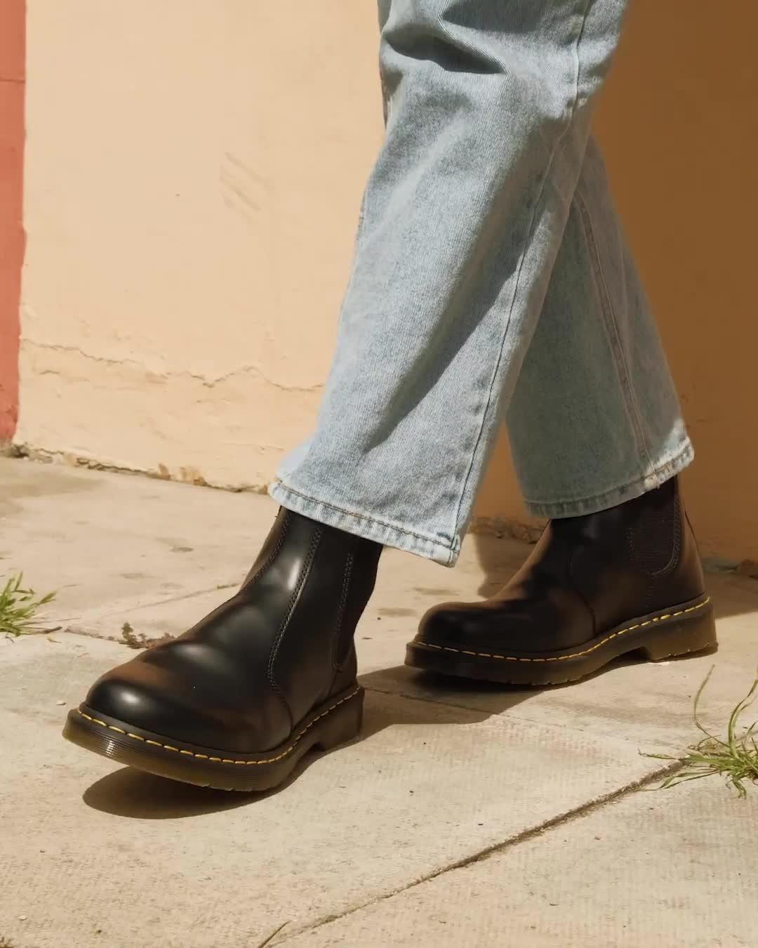 2976 Yellow Stitch Smooth Leather Chelsea Boots in Black Dr. Martens