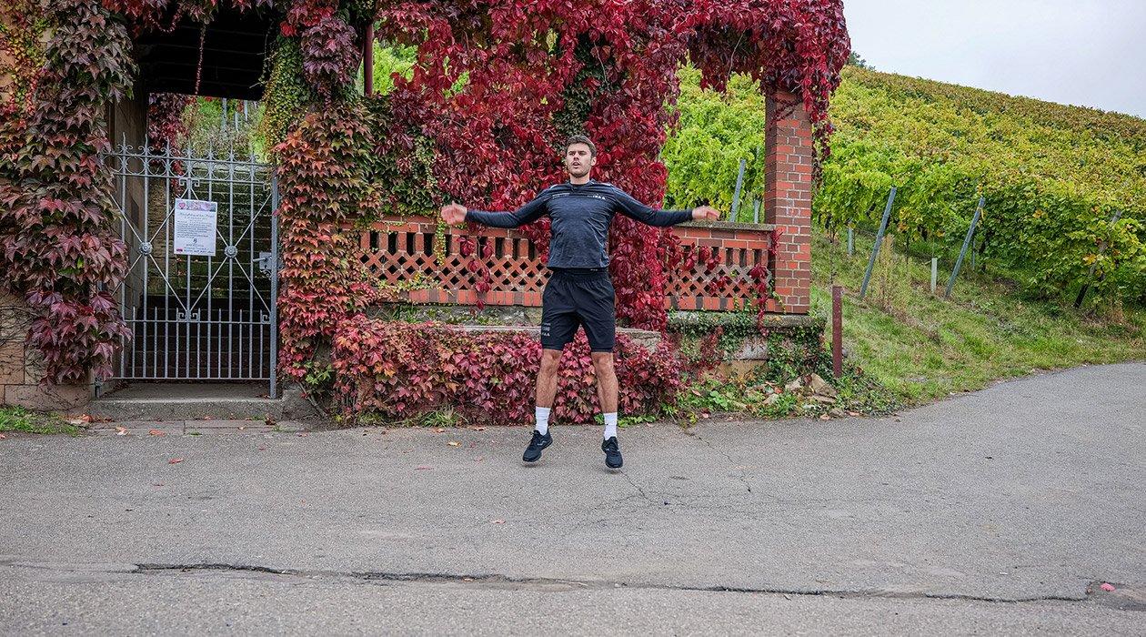 Station 2 Jumping Jacks - Trimm Dich Pfad Heilbronn