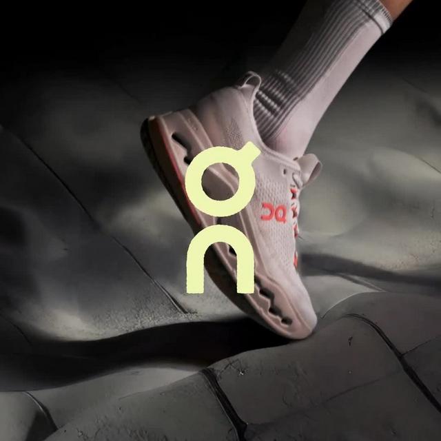 On Cloudsurfer Max Laufschuhe bei INTERSPORT entdecken