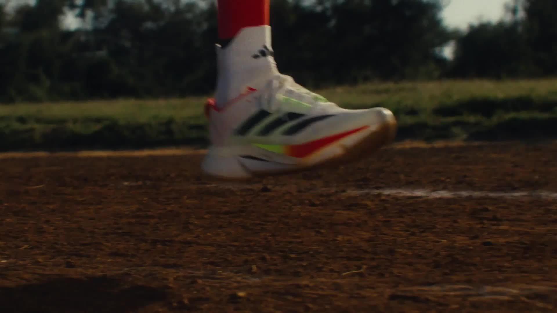 adidas adizero Video bei INTERSPORT