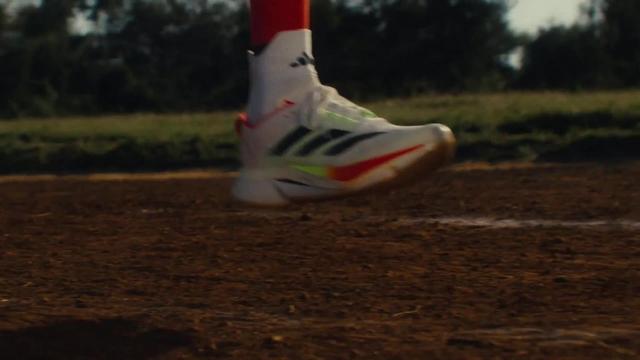 adidas adizero Video bei INTERSPORT