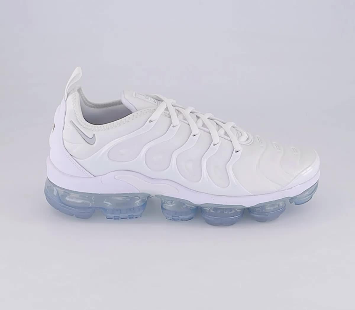 Vapormax plus hot sale all white