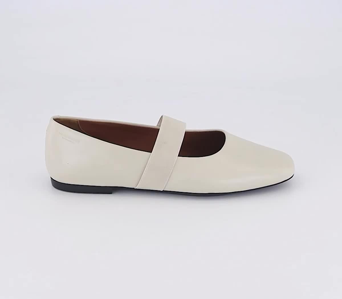 Off white flats 2025