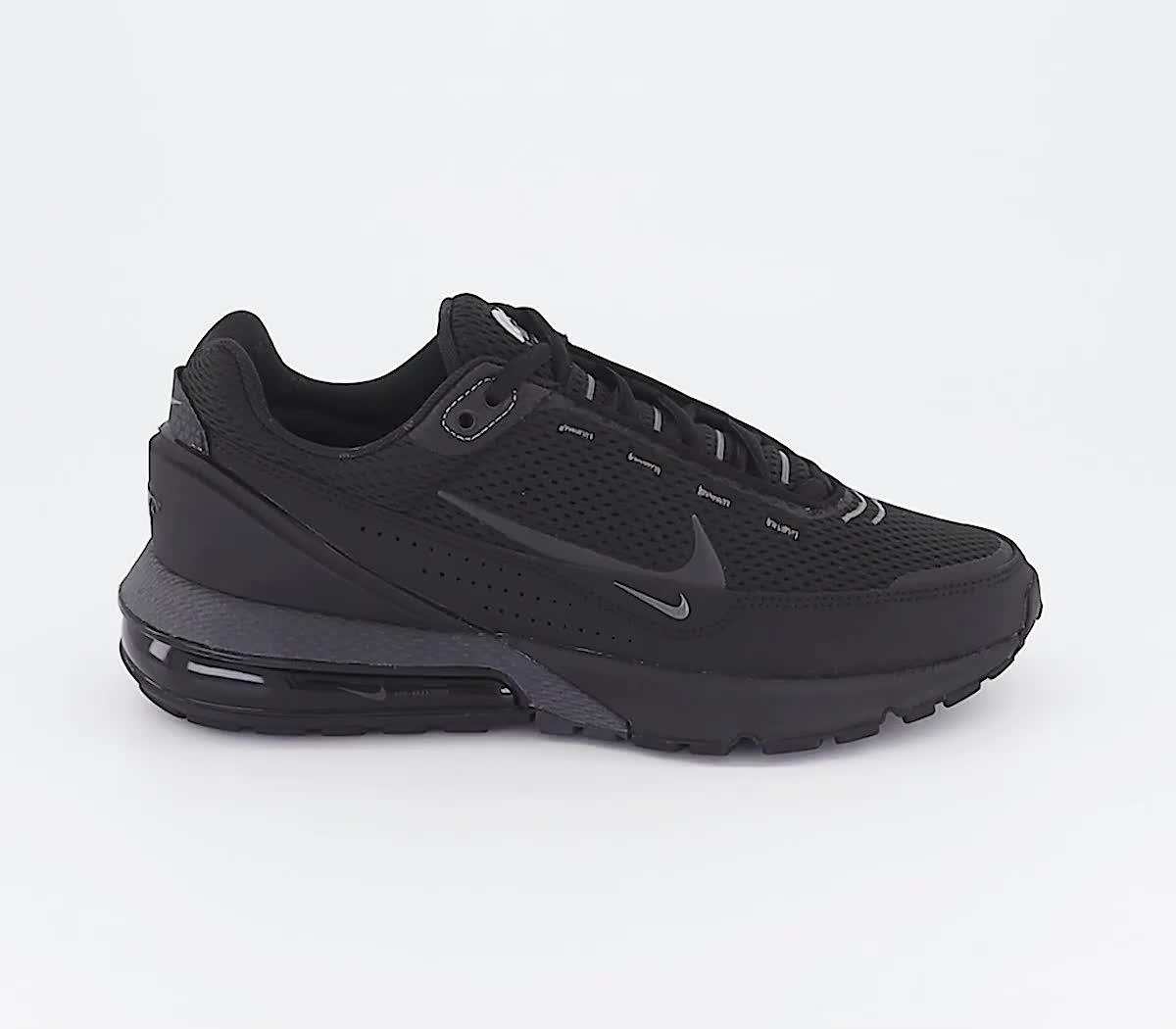 Nike air max on sale axis junior boys trainers