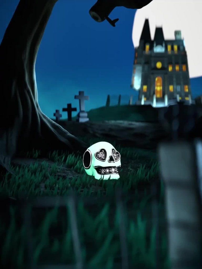 Glow-in-the-dark Sparkling Skull Charm