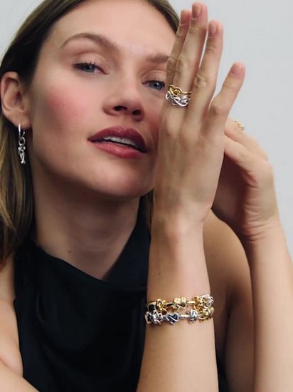 Official Pandora™ US | Mother's Day 2025 | FREE Bangle Bracelet